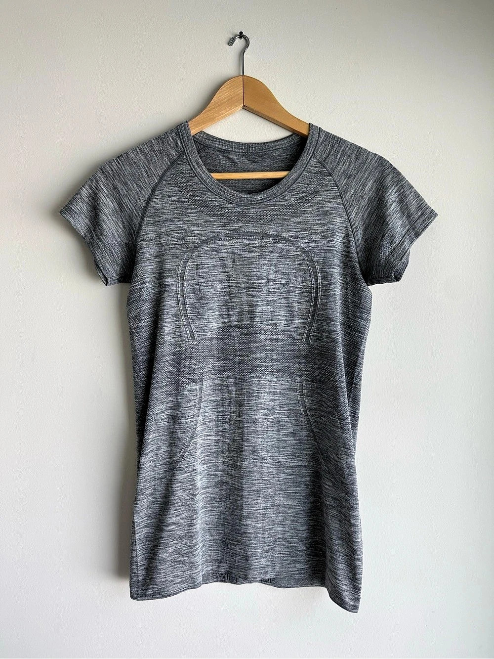 lululemon Swiftly Tech Short Sleeve Gray Estimated Size 8